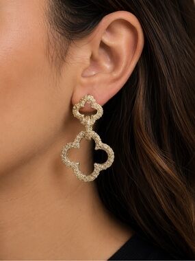 Elegant Gold Dangle sparkling Earrings